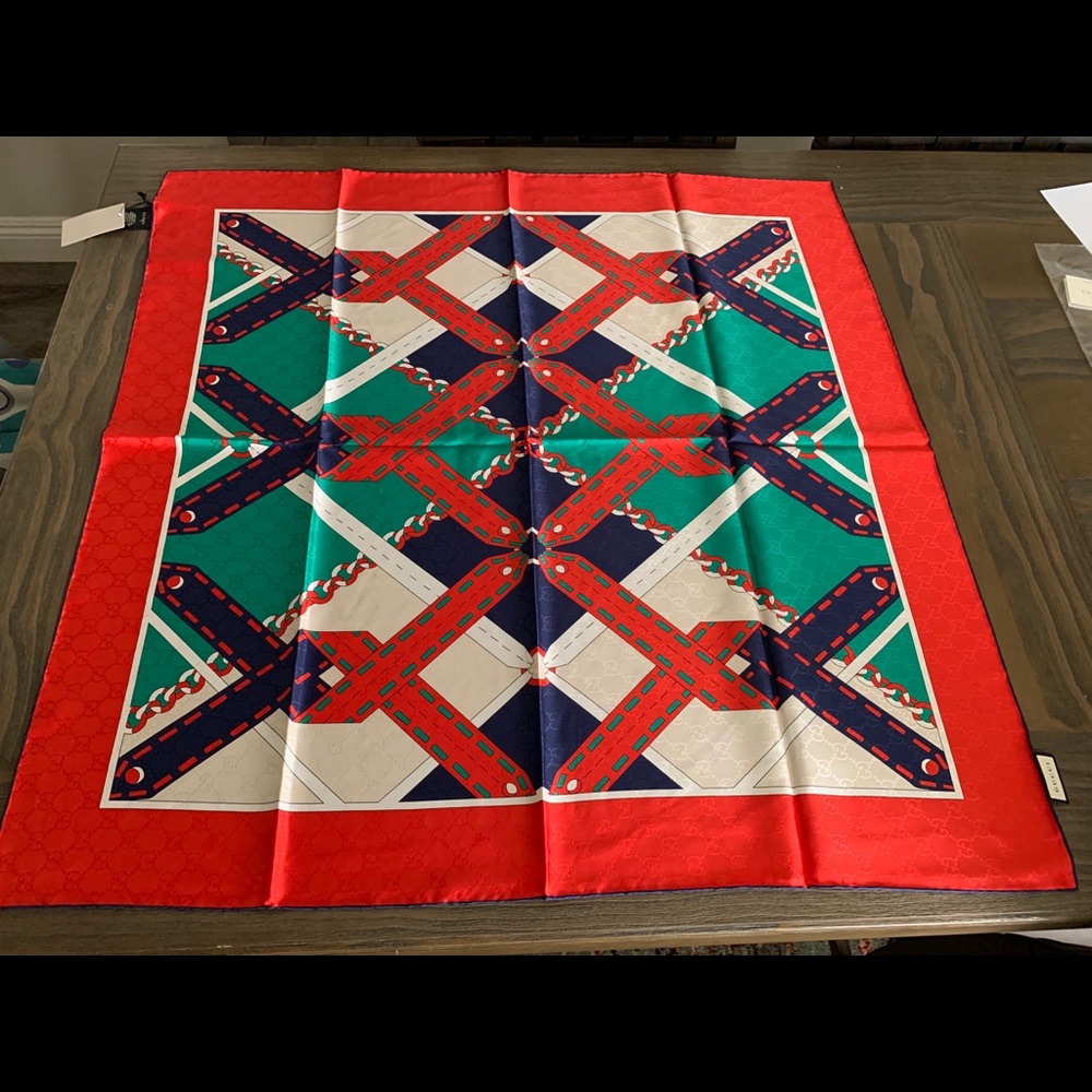 NEW GUCCI SCARF 90X90 100% SILK MADE IN ITALY - Picture 5 of 8